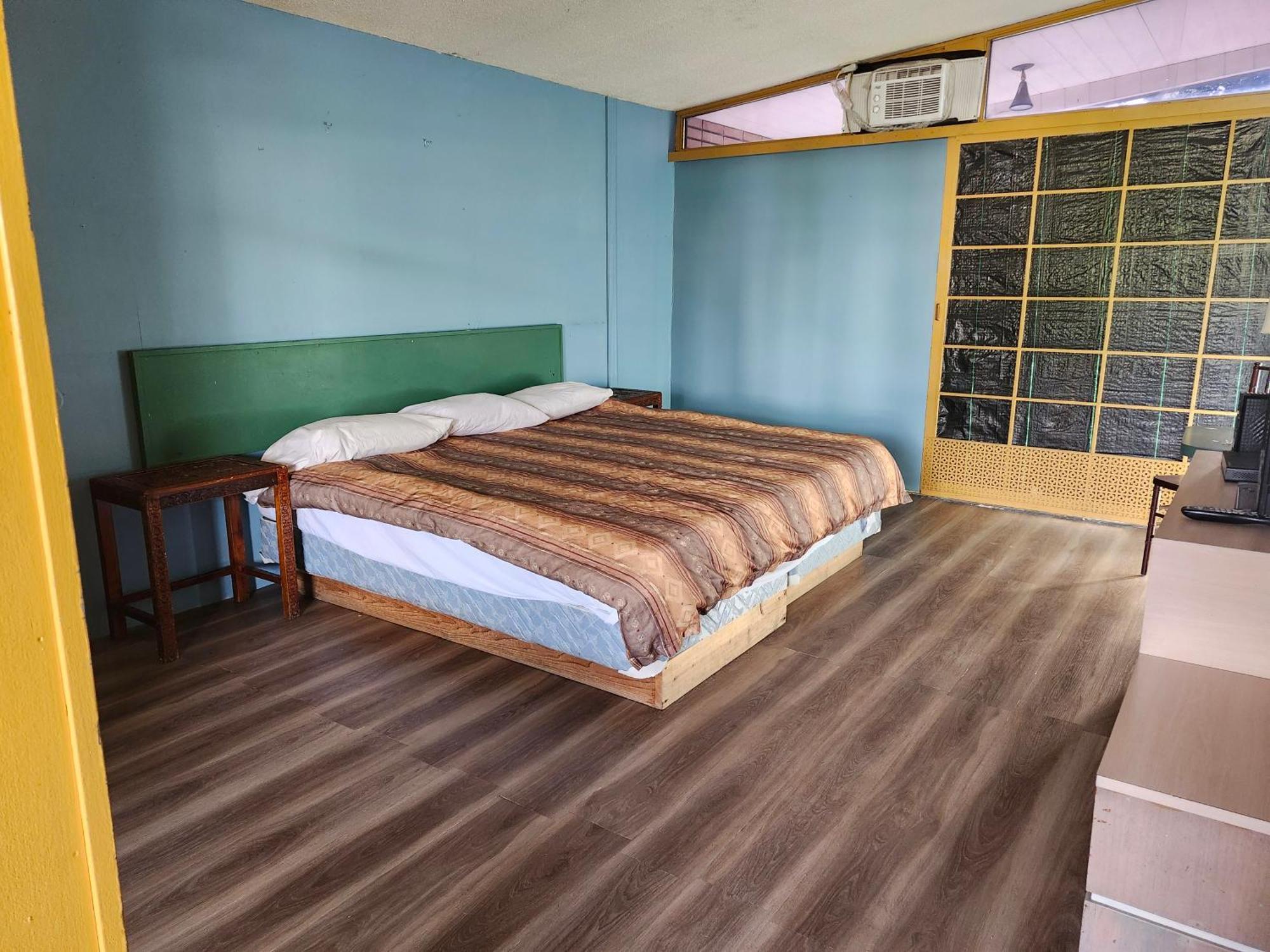 Tiki Village Inn Вернон Екстер'єр фото