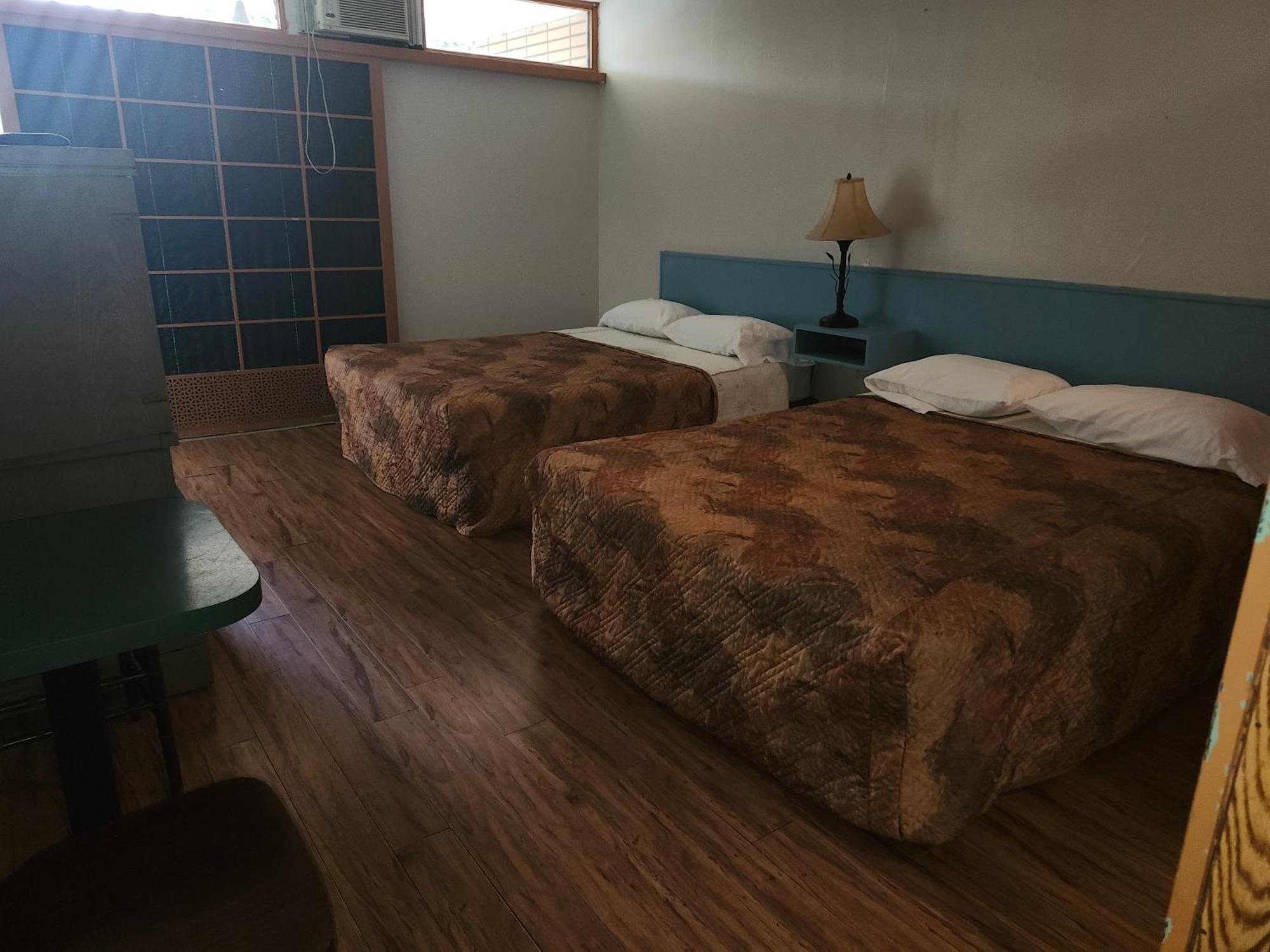 Tiki Village Inn Вернон Екстер'єр фото
